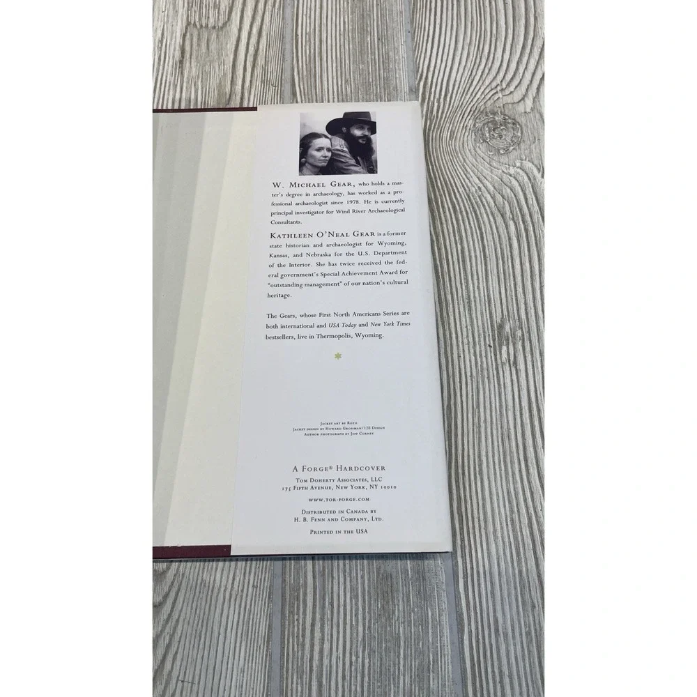People of the Longhouse: A Novel of North America's Forgotten Past Hardcover DJ